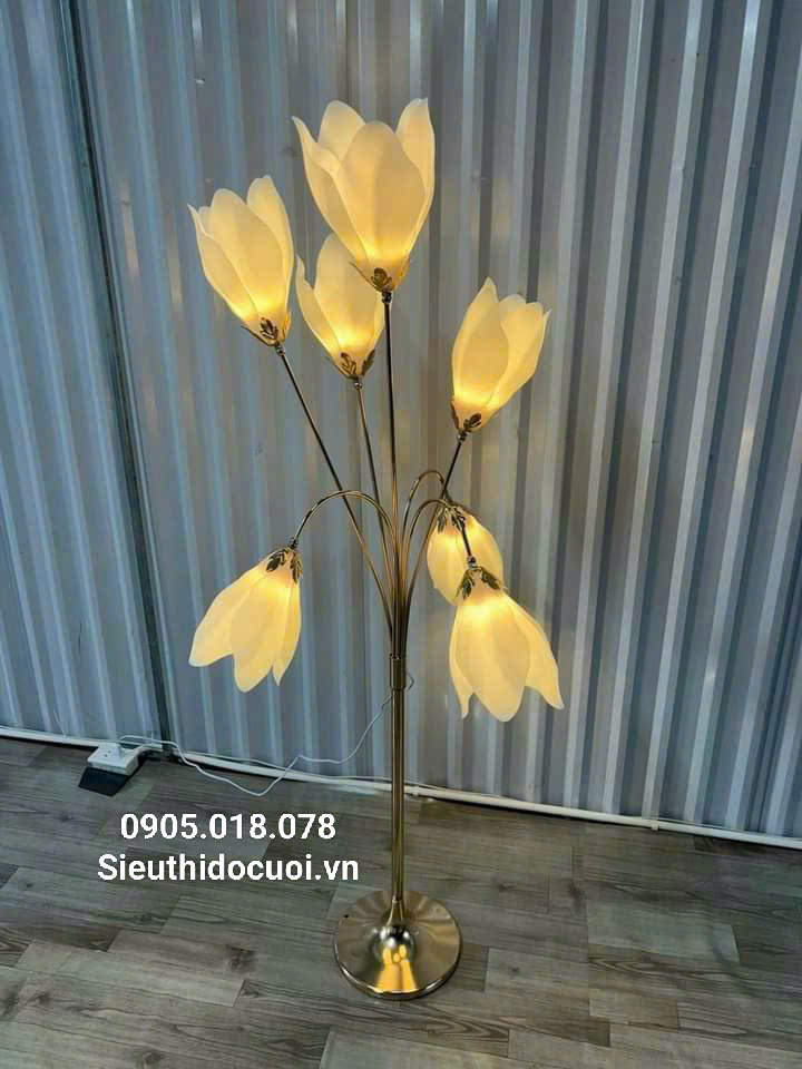 Đèn dẫn lối đám cưới hoa mộc lan