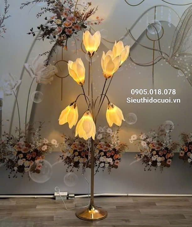 Đèn dẫn lối đám cưới hoa mộc lan