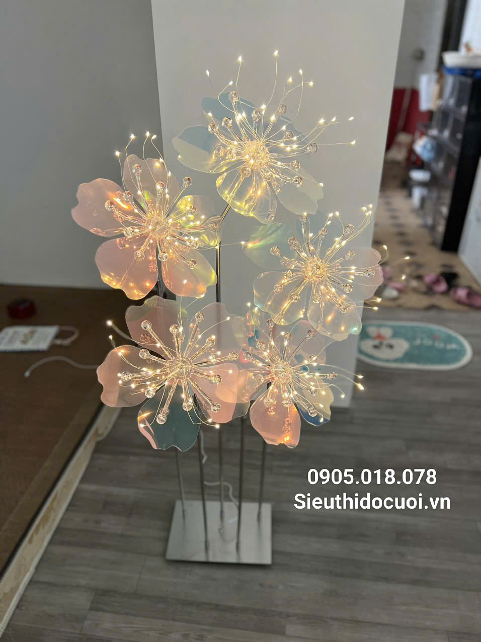 Đèn dẫn lối đám cưới hoa mai