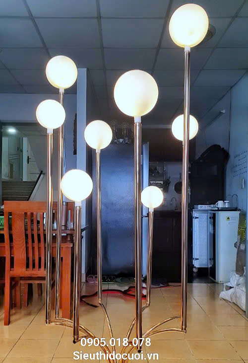 Đèn dẫn lối đám cưới bình hoa