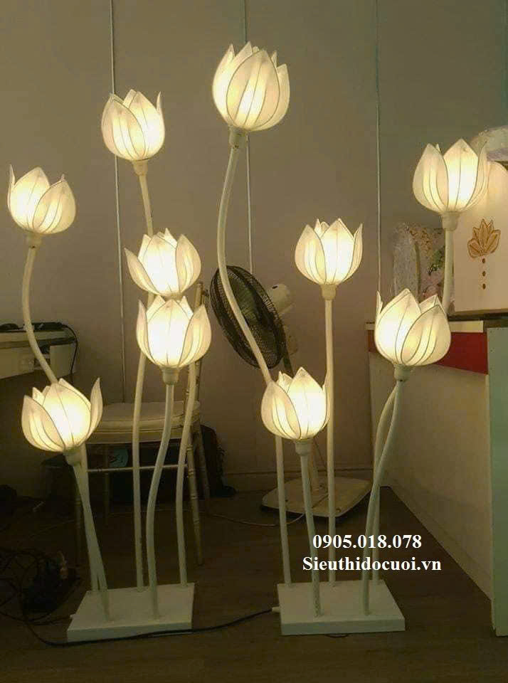 Đèn dẫn lối đám cưới hoa sen