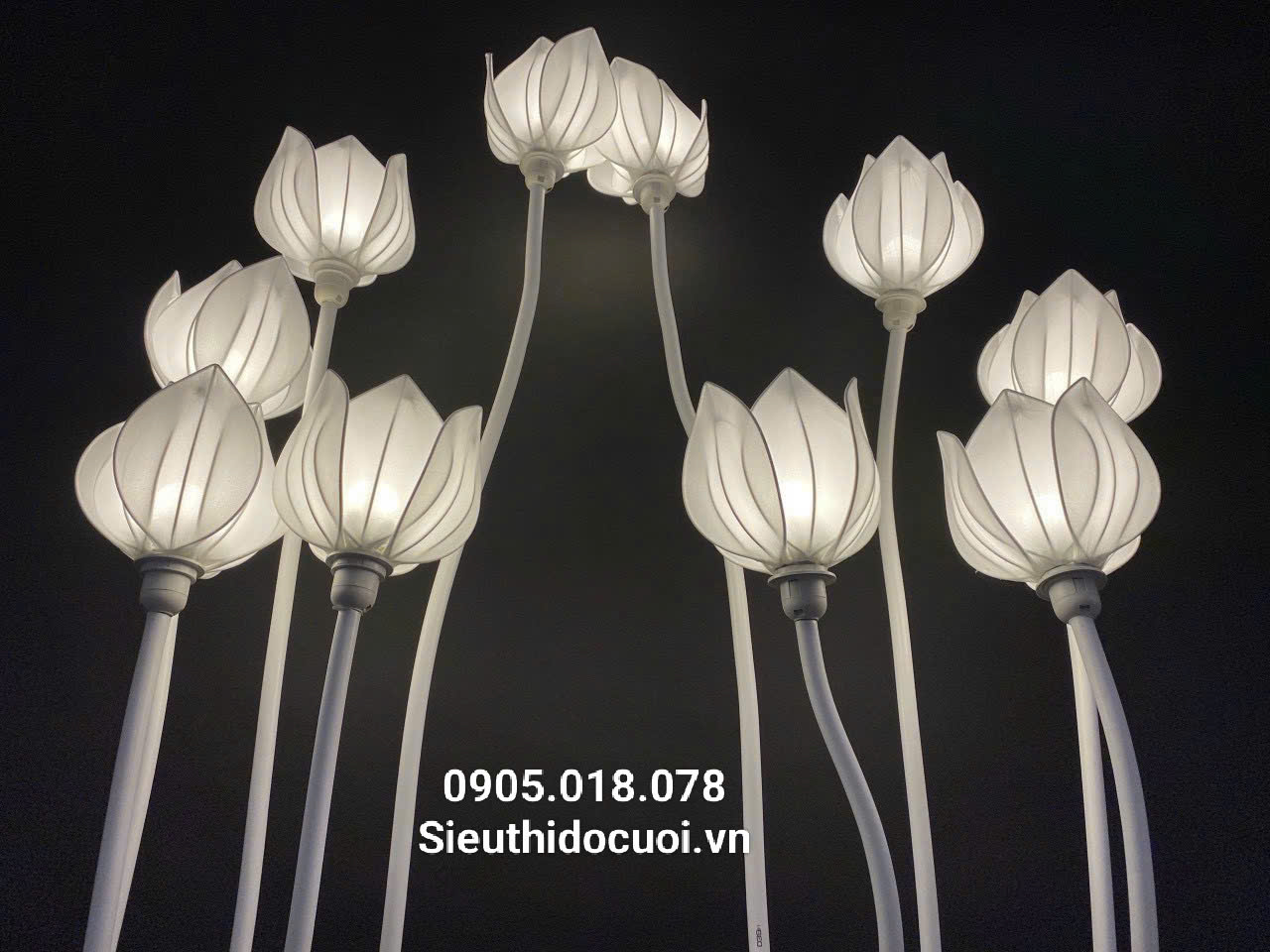 Đèn dẫn lối đám cưới hoa sen