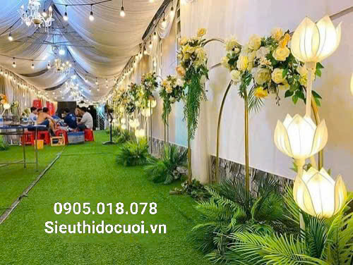 Đèn dẫn lối đám cưới hoa sen