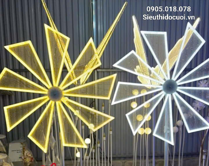 đèn dẫn lối đám cưới cối xay gió