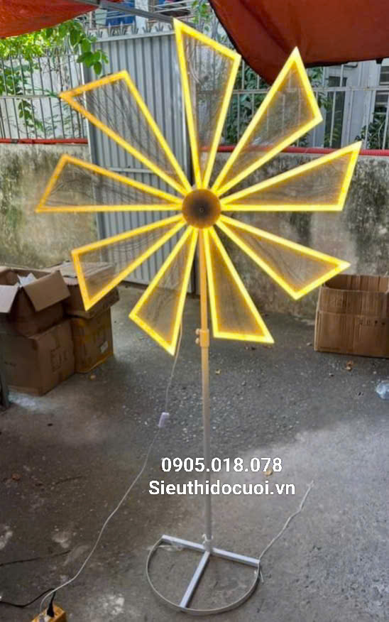 đèn dẫn lối đám cưới cối xay gió