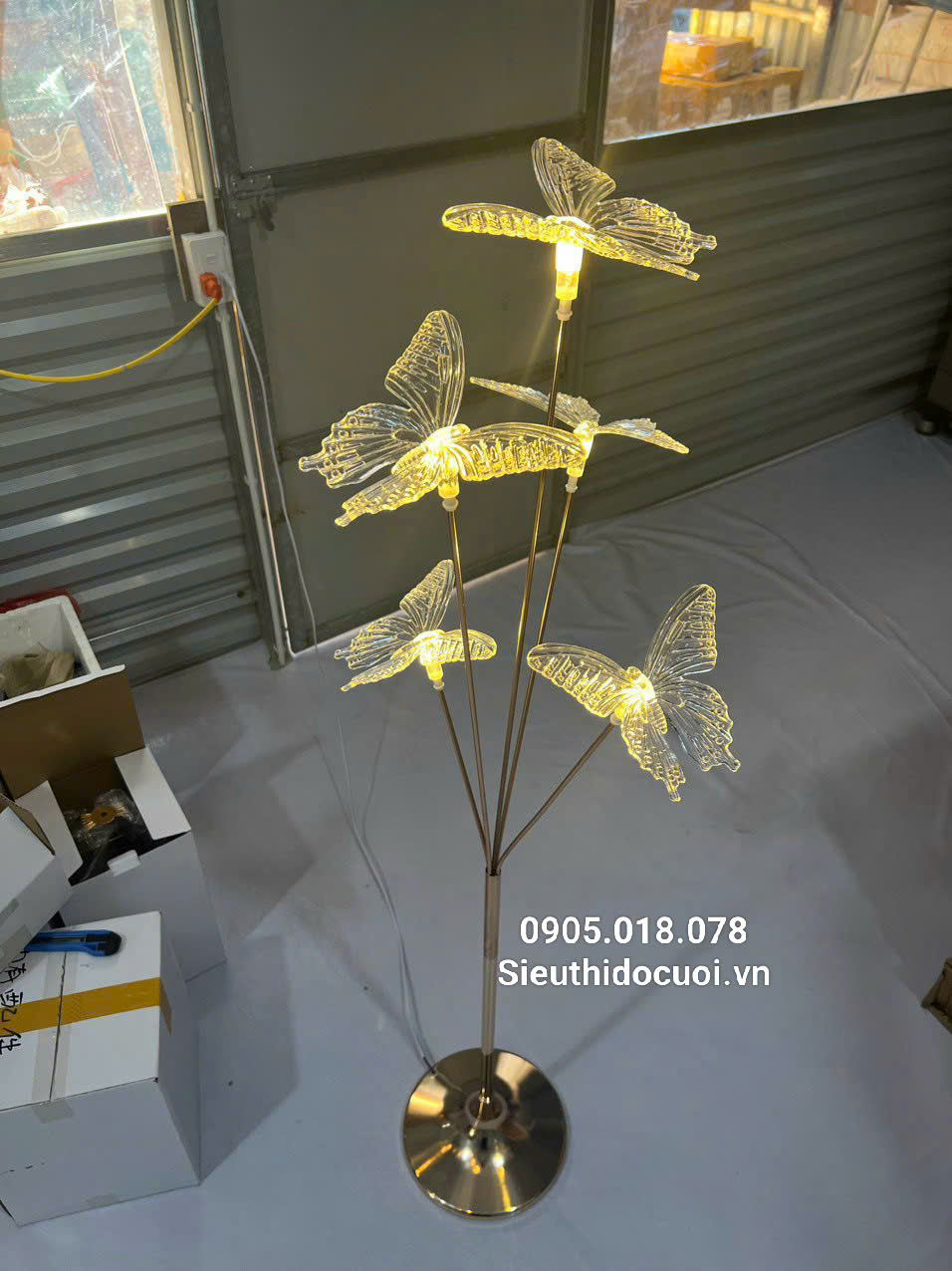Đèn dẫn lối đám cưới bướm led 