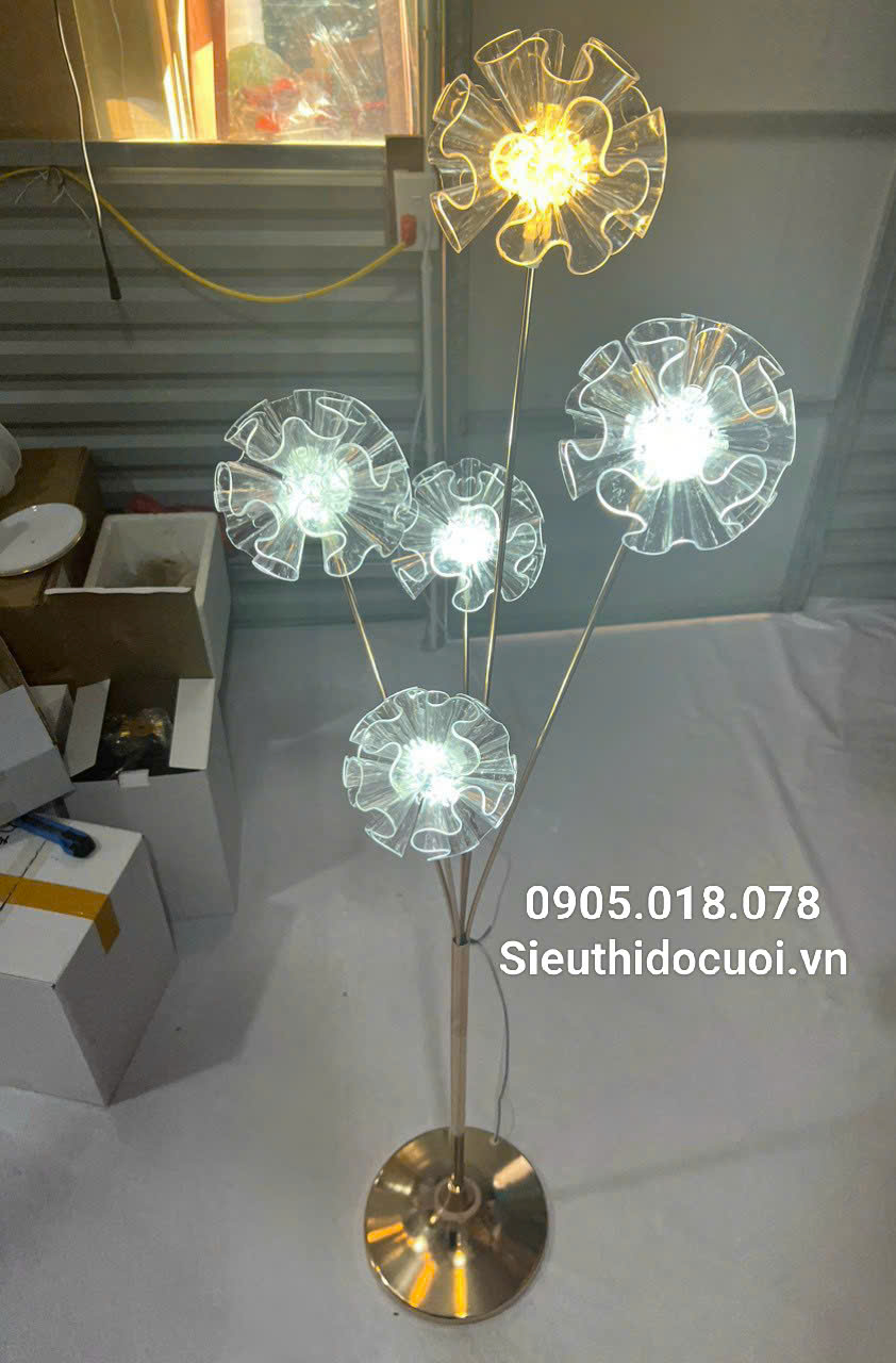 Đèn dẫn lối đám cưới hoa cẩm tú cầu
