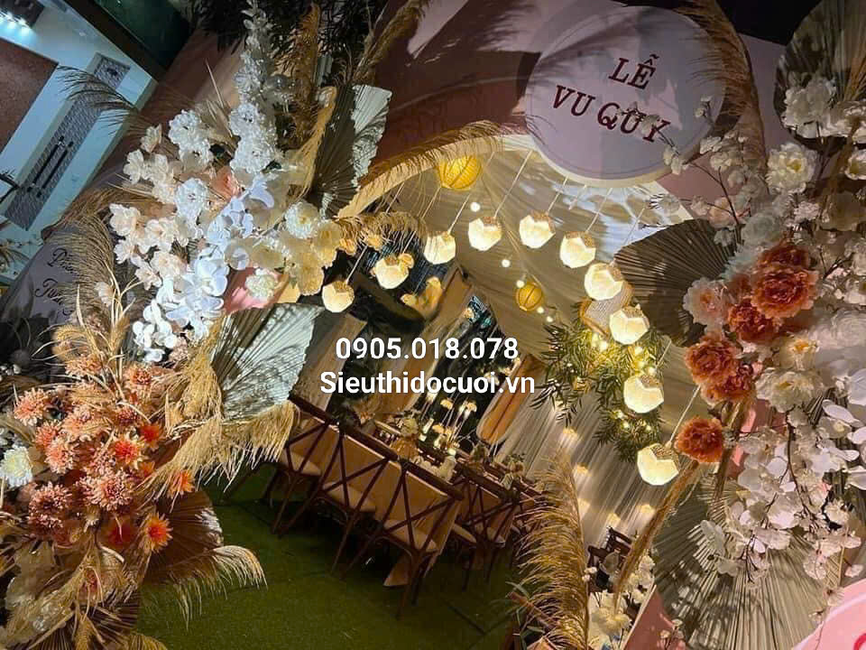 Đèn trang trí đám cưới thả led dâu tây 
