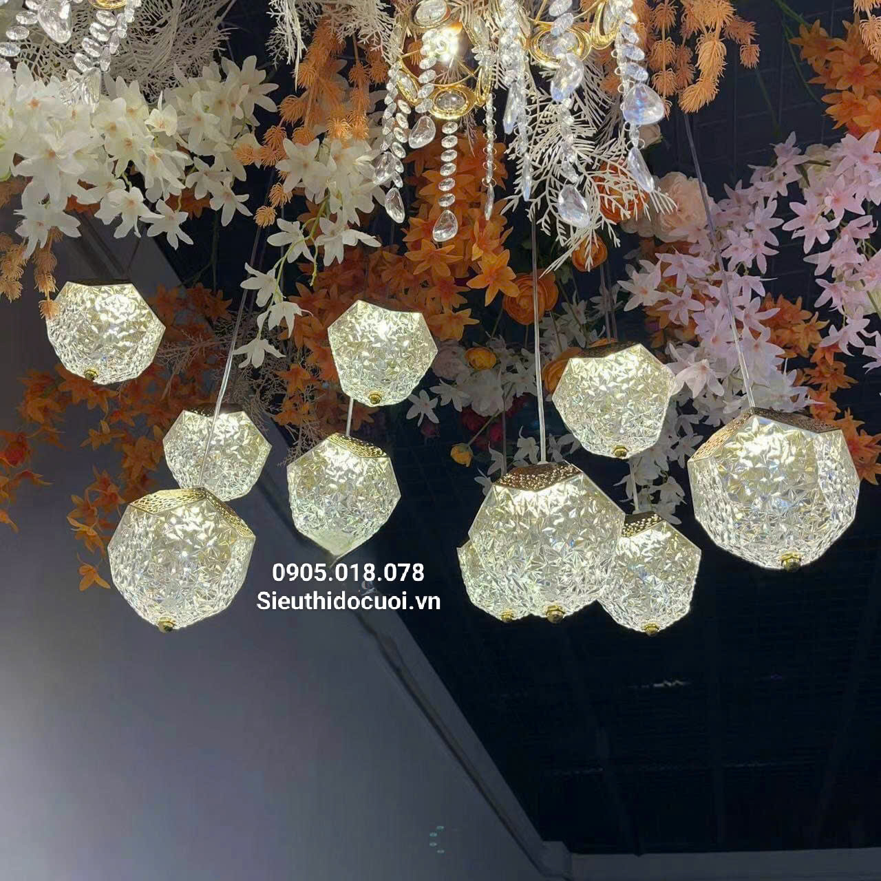 Đèn trang trí đám cưới thả led dâu tây 