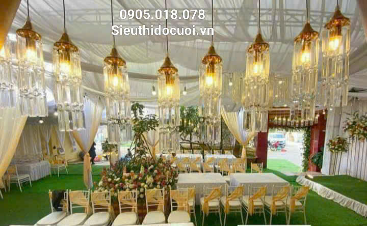 Thả đèn led chuông gió trang trí đám cưới